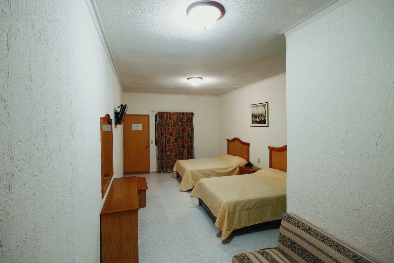 Hotel El Conquistador Monarca. Zitácuaro エクステリア 写真