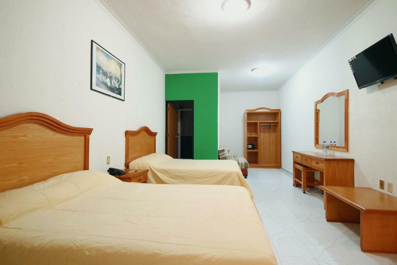 Hotel El Conquistador Monarca. Zitácuaro エクステリア 写真