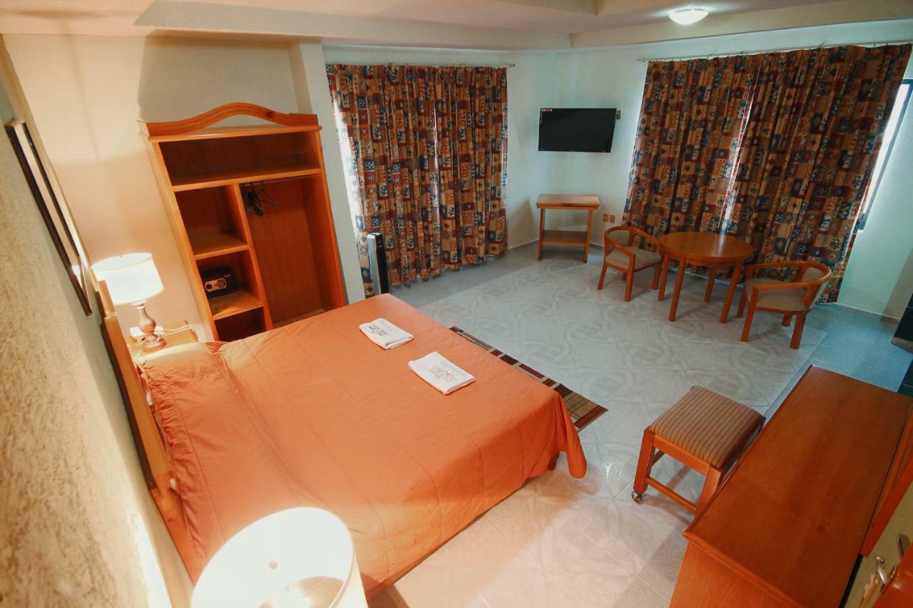 Hotel El Conquistador Monarca. Zitácuaro エクステリア 写真