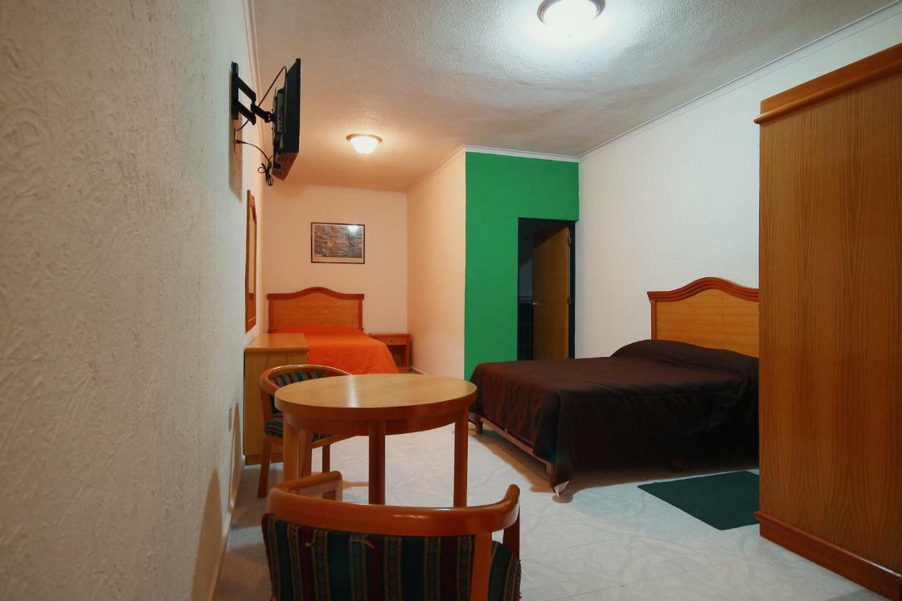 Hotel El Conquistador Monarca. Zitácuaro エクステリア 写真