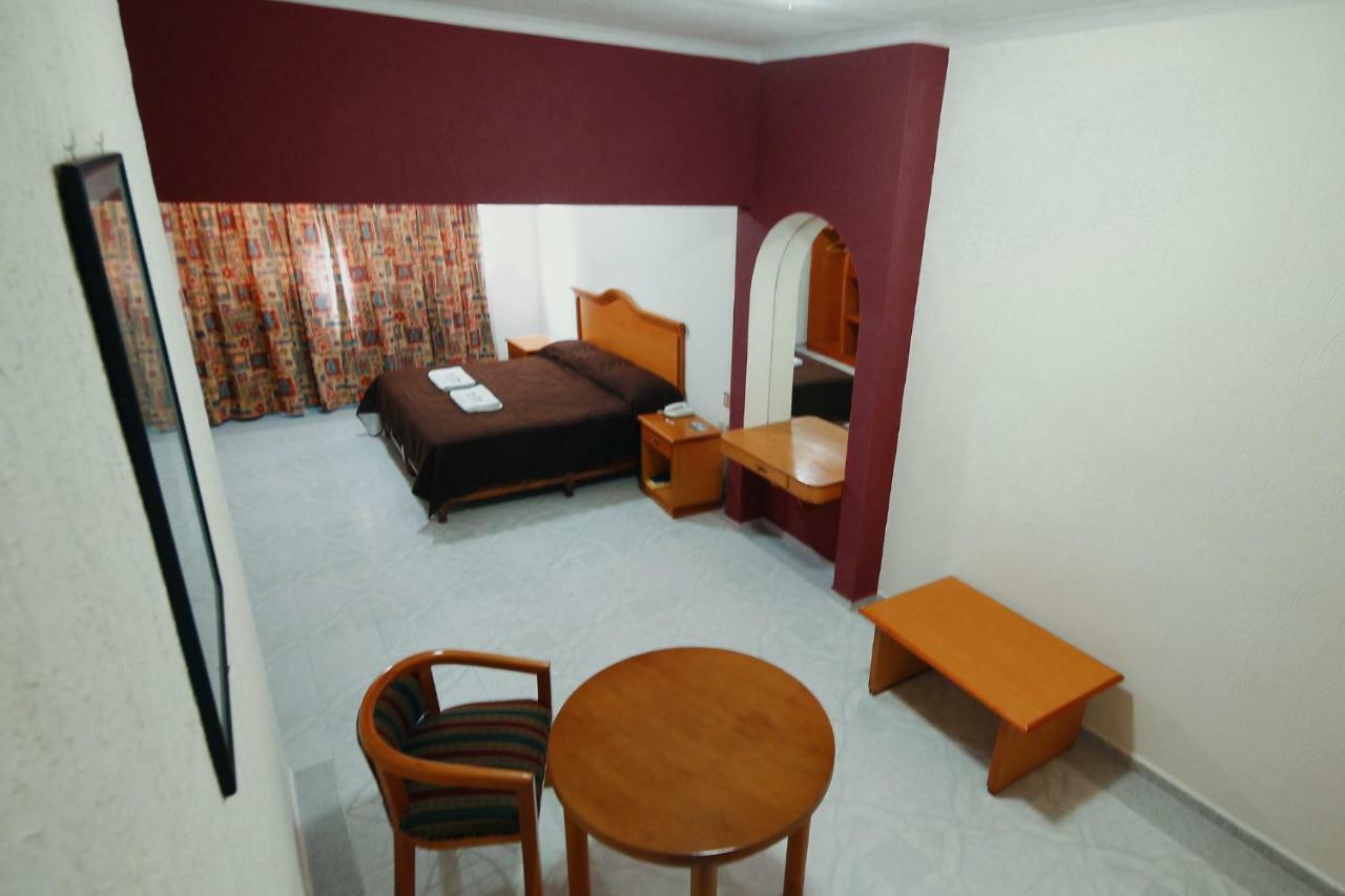 Hotel El Conquistador Monarca. Zitácuaro エクステリア 写真