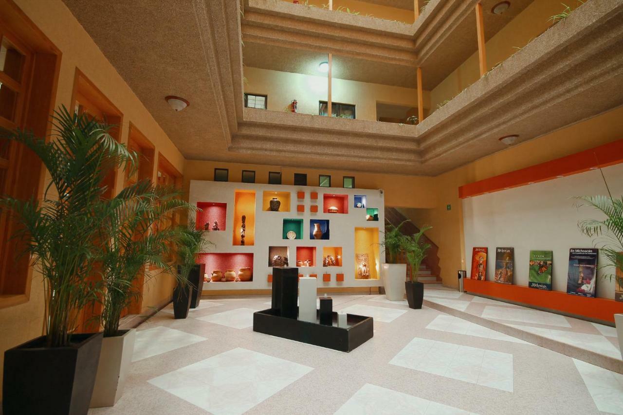 Hotel El Conquistador Monarca. Zitácuaro エクステリア 写真