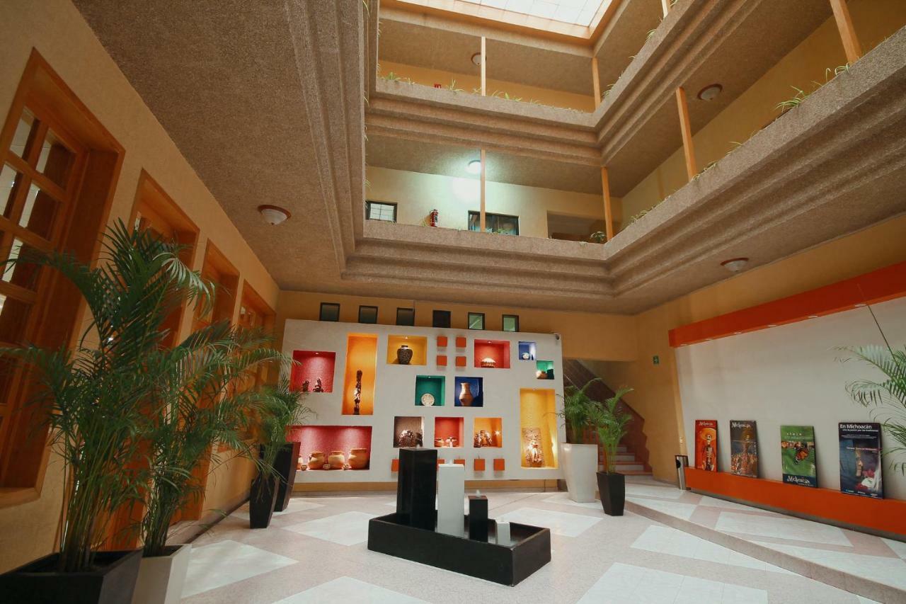Hotel El Conquistador Monarca. Zitácuaro エクステリア 写真