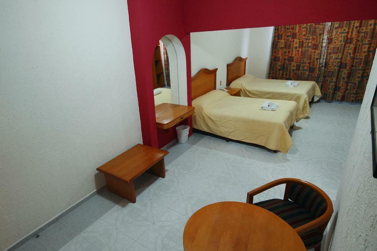 Hotel El Conquistador Monarca. Zitácuaro エクステリア 写真