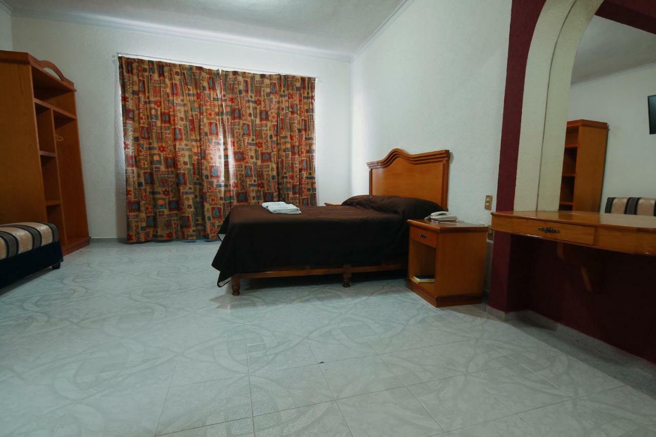 Hotel El Conquistador Monarca. Zitácuaro エクステリア 写真