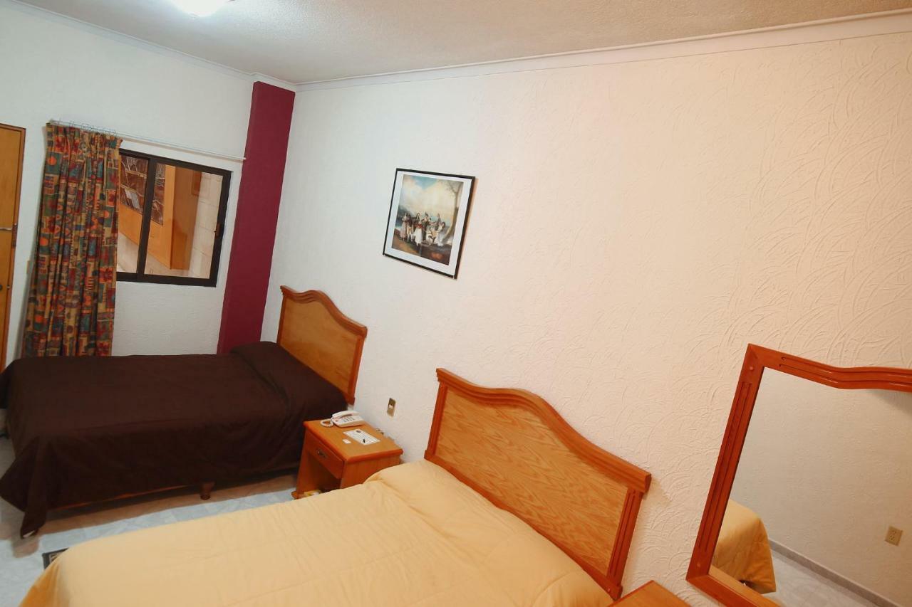 Hotel El Conquistador Monarca. Zitácuaro エクステリア 写真