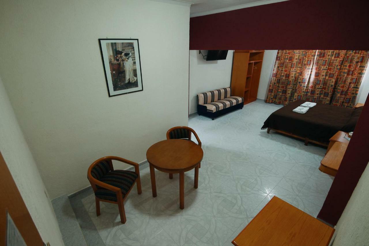 Hotel El Conquistador Monarca. Zitácuaro エクステリア 写真