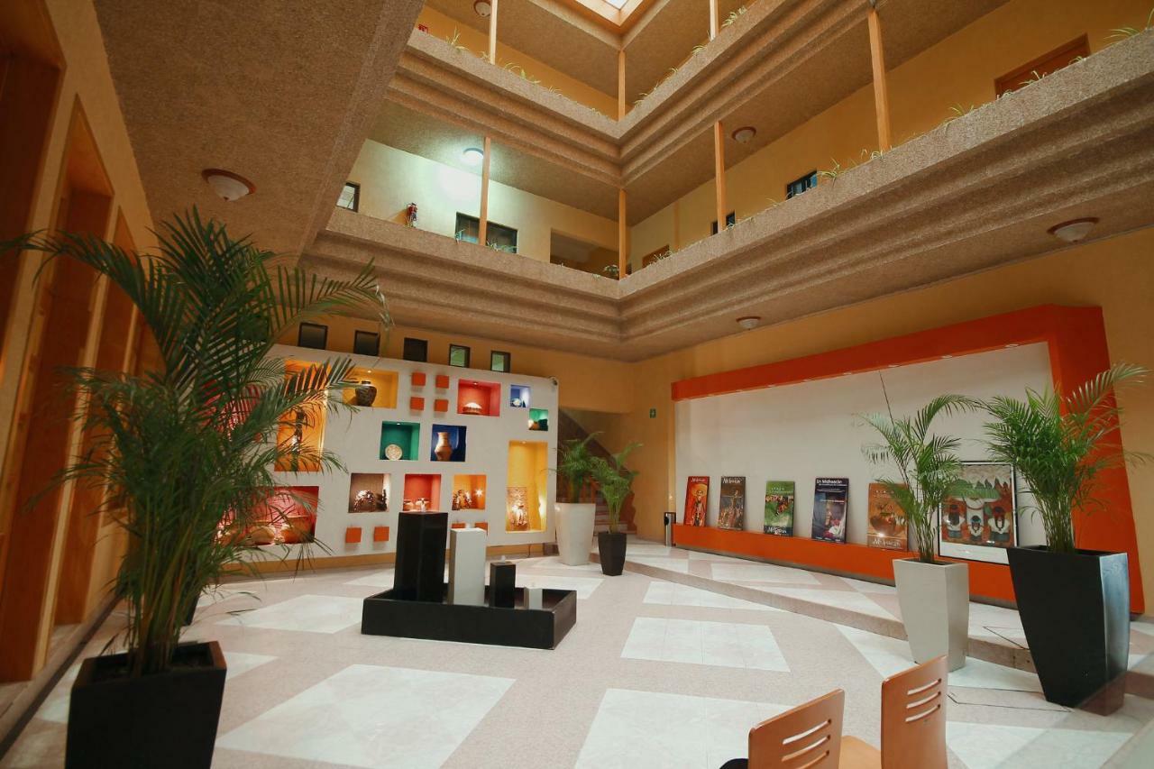 Hotel El Conquistador Monarca. Zitácuaro エクステリア 写真